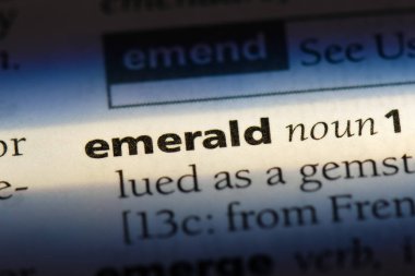 Zümrüt tek kelimeyle bir sözlük. Zümrüt kavramı