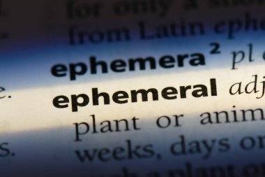 bir sözlüğü'ndeki kısa ömürlü sözcüğü. kısa ömürlü kavramı