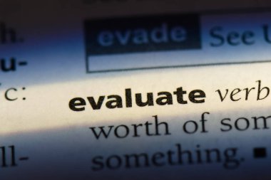 bir sözlüğü'ndeki sözcüğü değerlendirin. kavram değerlendirmek