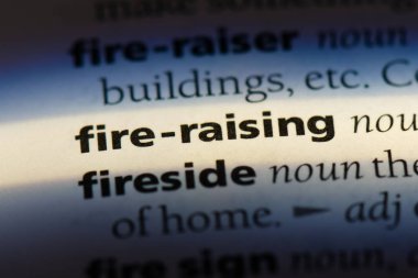 bir sözlüğü'ndeki sözcüğü yükselterek ateş. kavram yükselterek yangın