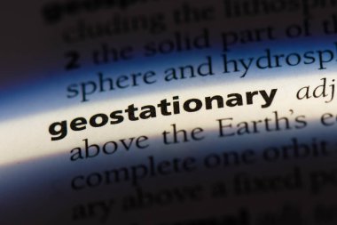 bir sözlüğü'ndeki jeostatik sözcüğü. jeostatik kavramı