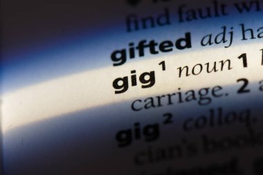 bir sözlüğü'ndeki konser sözcüğü. konser kavramı