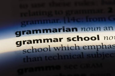 bir sözlüğü'ndeki İlköğretim Okulu sözcüğü. İlköğretim Okulu kavramı