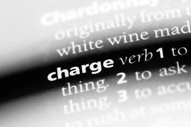 bir sözlüğü'ndeki sözcüğü şarj edin. ücret kavramı