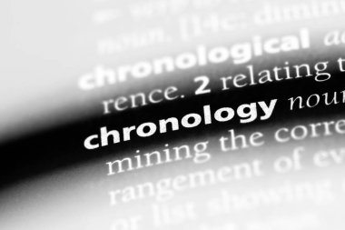 bir sözlüğü'ndeki kronolojisi sözcüğü. kronolojisi kavramı