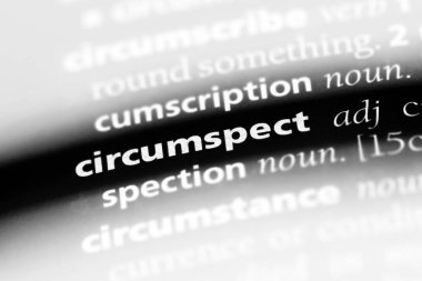 bir sözlüğü'ndeki ihtiyatlı sözcüğü. ihtiyatlı kavramı