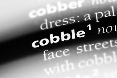 bir sözlüğü'ndeki sözcüğü Arnavut kaldırımı. Arnavut kaldırımı kavramı