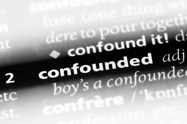 bir sözlüğü'ndeki sözcüğü şaşırmış. şaşırmış kavramı