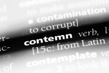 bir sözlüğü'ndeki sözcüğü contemn. kavram contemn