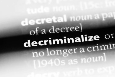 bir sözlüğü'ndeki sözcüğü decriminalize. kavram decriminalize