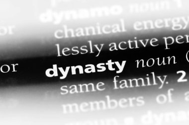 bir sözlüğü'ndeki Hanedanı sözcüğü. Hanedanı kavramı