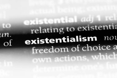 bir sözlüğü'ndeki varoluşçuluğu sözcüğü. Varoluşçuluk kavramı