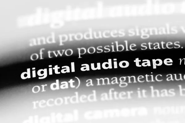 字典中的数字音频磁带词 数字音频磁带概念 — 图库照片