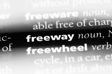 Otoban Word'de bir sözlük. çevre yolu kavramı