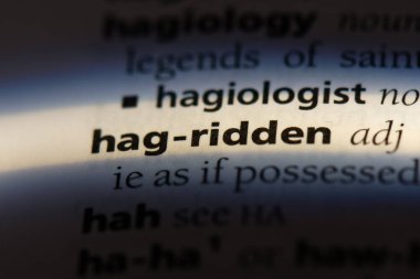 cadı bir sözlüğü'ndeki sözcüğü basmış. cadı basmış kavramı.