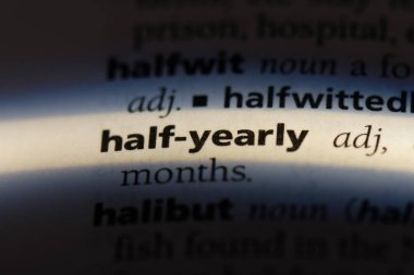 Yarı-yıllık Word'de bir sözlük. Yarı-yıllık kavramı.