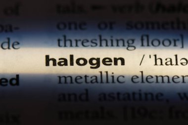 bir sözlüğü'ndeki halojen sözcüğü. Halojen kavramı.