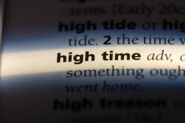 bir sözlüğü'ndeki yüksek zaman sözcüğü. yüksek zaman kavramı.