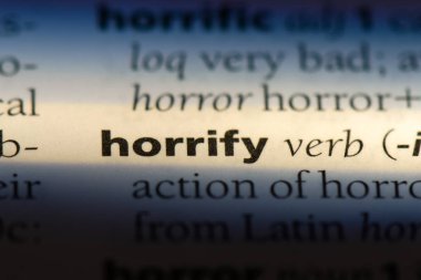 bir sözlüğü'ndeki sözcüğü korkutmak. kavram korkutmak.