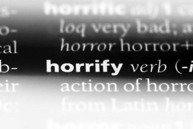 bir sözlüğü'ndeki sözcüğü korkutmak. kavram korkutmak.