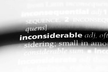 önemsiz kelime sözlüğe. önemsiz kavramı.