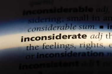 bir sözlüğü'ndeki düşüncesiz sözcüğü. düşüncesiz kavramı.