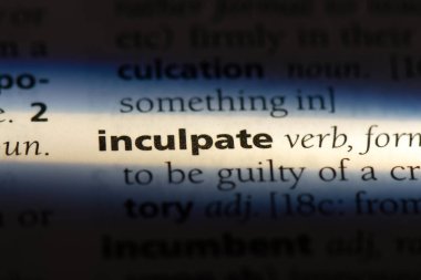 bir sözlüğü'ndeki sözcüğü inculpate. kavram inculpate.