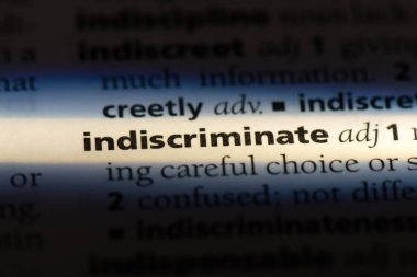 bir sözlüğü'ndeki gelişigüzel sözcüğü. gelişigüzel kavramı.