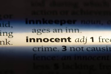 bir sözlüğü'ndeki masum sözcüğü. masum kavramı.