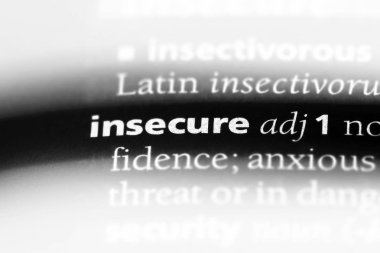 bir sözlüğü'ndeki güvensiz sözcüğü. güvensiz kavramı.