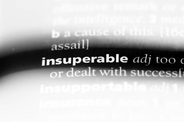 bir sözlüğü'ndeki aşılamaz sözcüğü. aşılamaz kavramı.