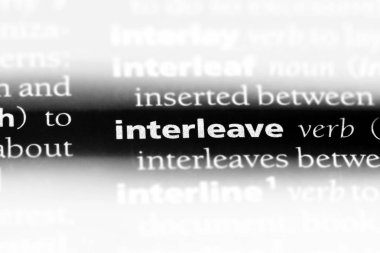 bir sözlüğü'ndeki sözcüğü Interleave. kavram Interleave.