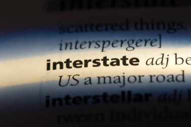 Eyaletler arası tek kelimeyle bir sözlük. Interstate kavramı.