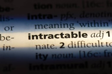 zorlu tek kelimeyle bir sözlük. zorlu kavramı.