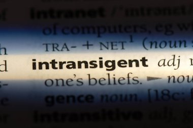 bir sözlüğü'ndeki uzlaşmaz sözcüğü. uzlaşmaz kavramı.