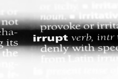 bir sözlüğü'ndeki sözcüğü irrupt. kavram irrupt.