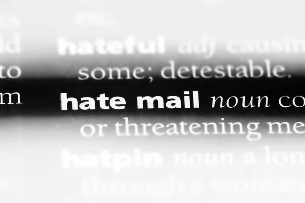 讨厌在字典里寄信 仇恨邮件概念 — 图库照片