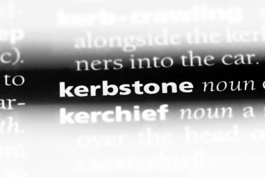 kerbstone sözcük sözlüğe. kerbstone kavramı.