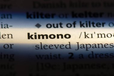 bir sözlüğü'ndeki kimono sözcüğü. kimono kavramı.