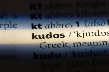 Kudos Word'de bir sözlük. şeref kavramı.