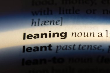 yaslanmış bir sözlük tek kelimeyle. yaslanmış kavramı.