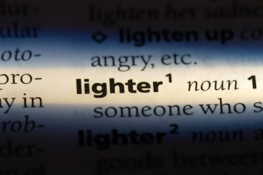 bir sözlüğü'ndeki hafif sözcüğü. daha açık kavramı.