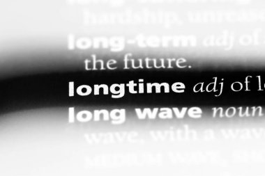 uzun zamandır tek kelimeyle bir sözlük. uzun zamandır kavramı.