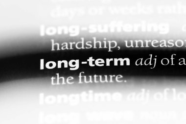 uzun vadeli bir sözlük tek kelimeyle. uzun vadeli kavramı.