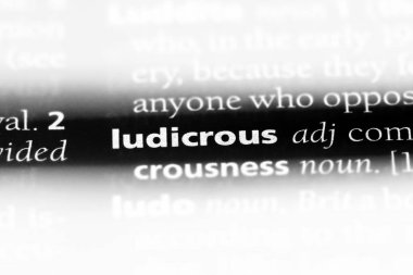 bir sözlüğü'ndeki gülünç sözcüğü. gülünç kavramı.