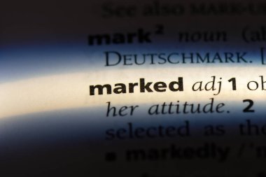 bir sözlüğü'ndeki işaretli sözcüğü. işaretli kavramı.