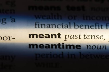 Sözlükteki kelimesinde ciddiydim. Demek kavramı.