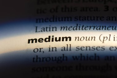 bir sözlüğü'ndeki orta sözcüğü. Orta kavramı.