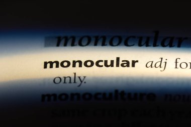 bir sözlüğü'ndeki Monoküler sözcüğü. Monoküler kavramı.