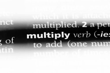 bir sözlüğü'ndeki sözcüğü çarpın. kavramı ile çarpın.